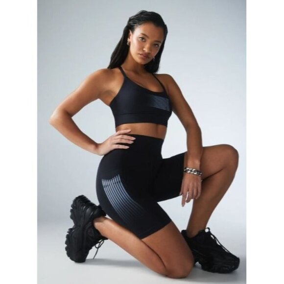 Savage X Fenty Band-It High Waist Shorts Training Workout Medium Womens NWT - Picture 1 of 13